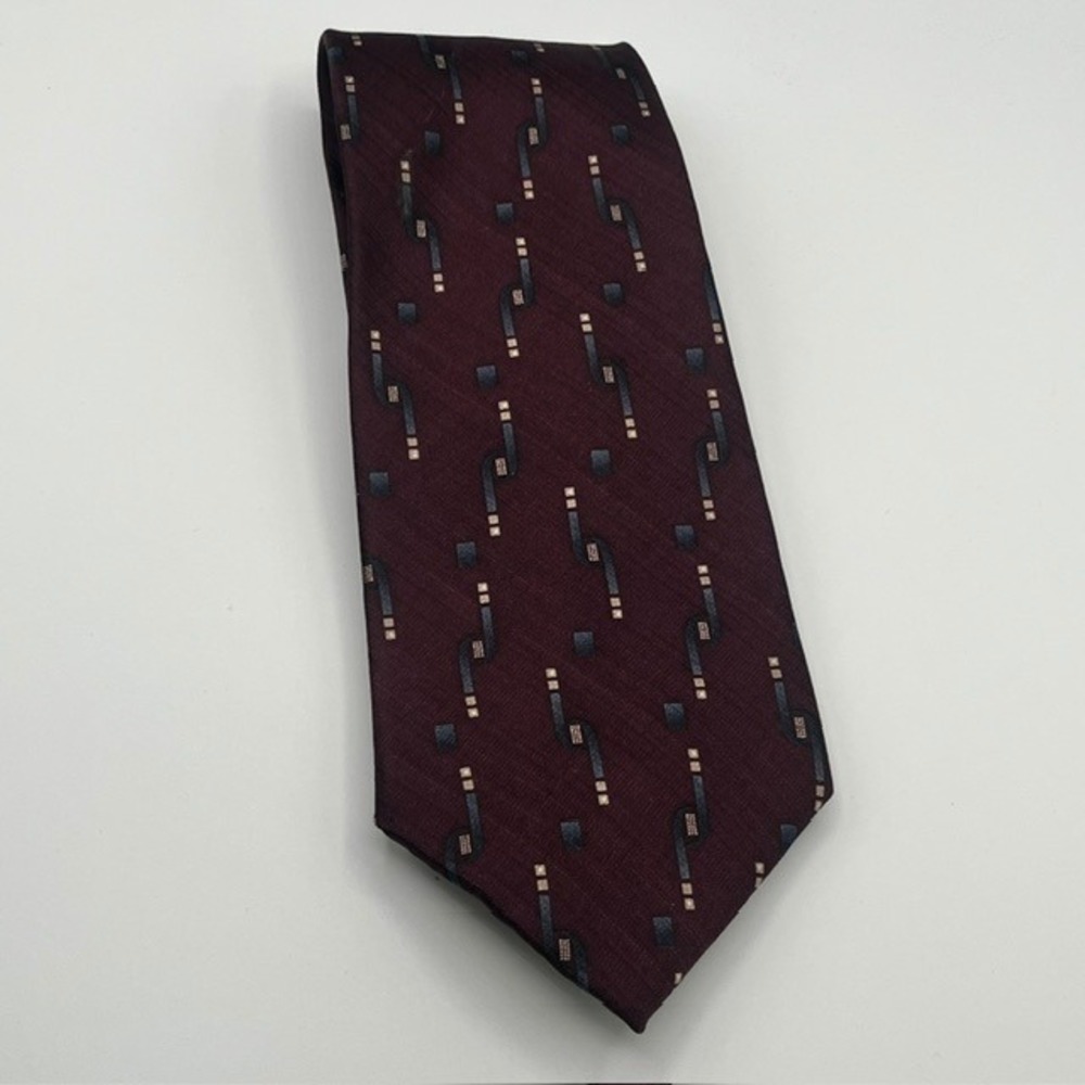 Geoffrey Beene Mens Silk Necktie Burgundy Geometric Abstract Pattern Made in USA